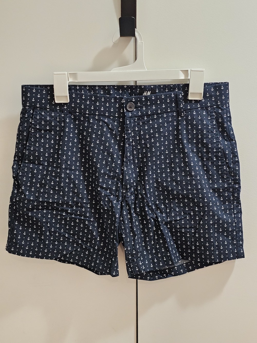 H&M Navy Anchor Print Shorts Size 33R